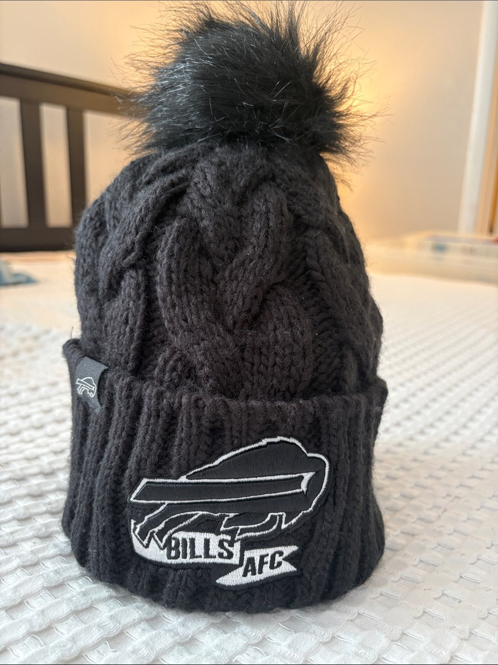 NFL Buffalo Bills New Era Women’s Black Cable Knit Pom Beanie Winter Hat SZ OS